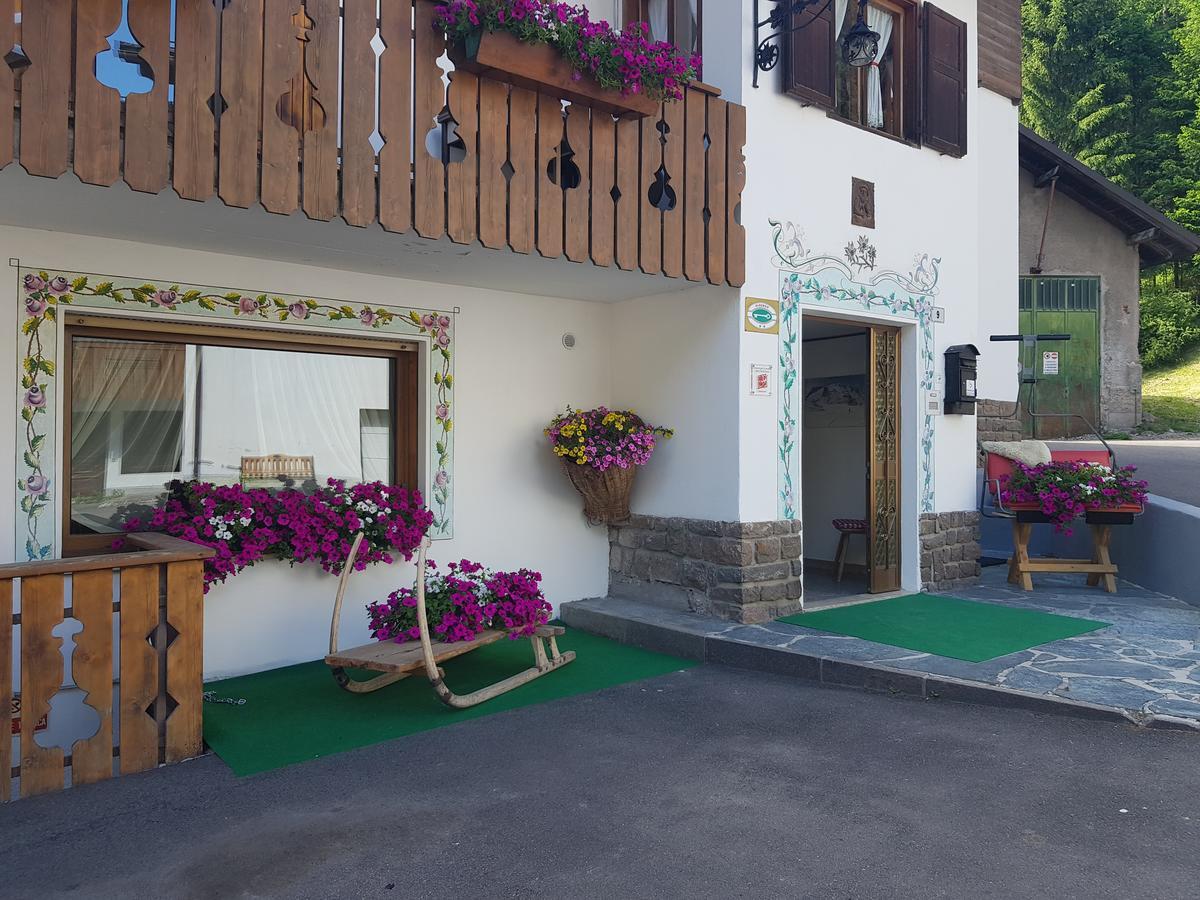 Bed and Breakfast Garni Monika Canazei Exterior foto